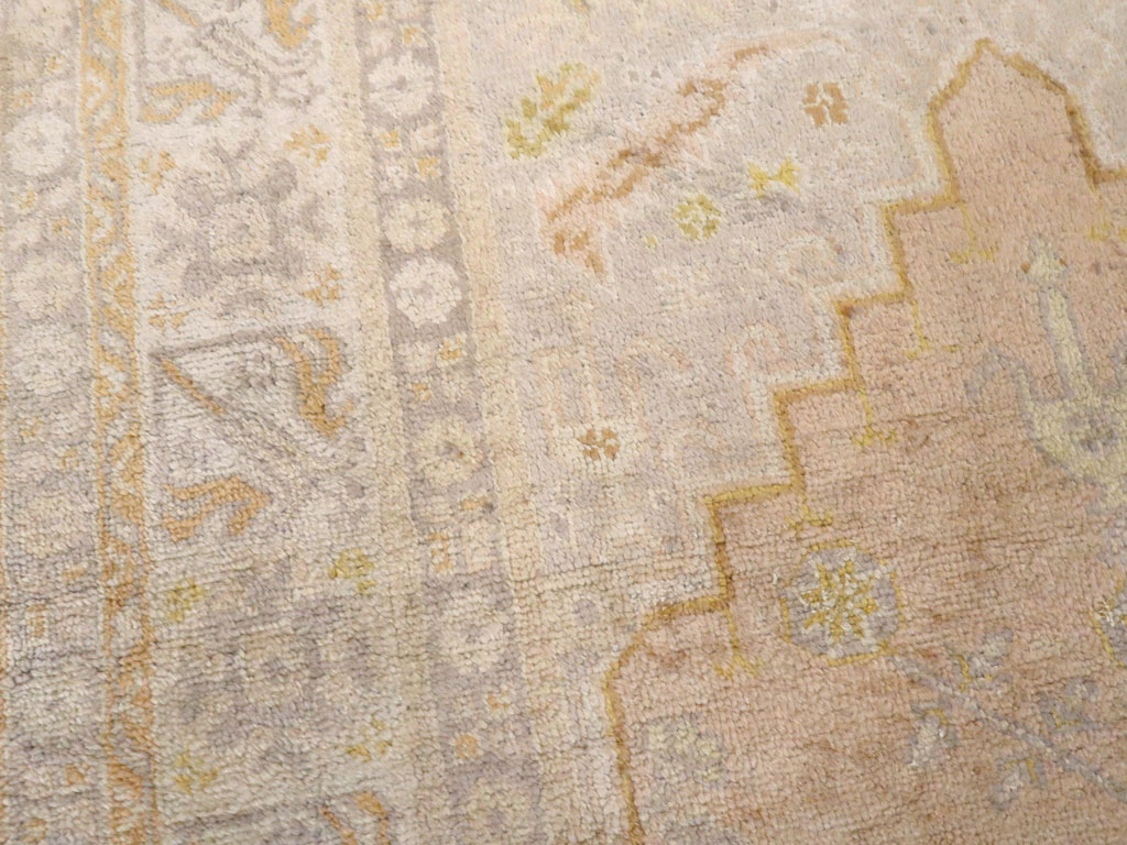 Antique Turkish Sivas Rug, No.15168 - Gsblank