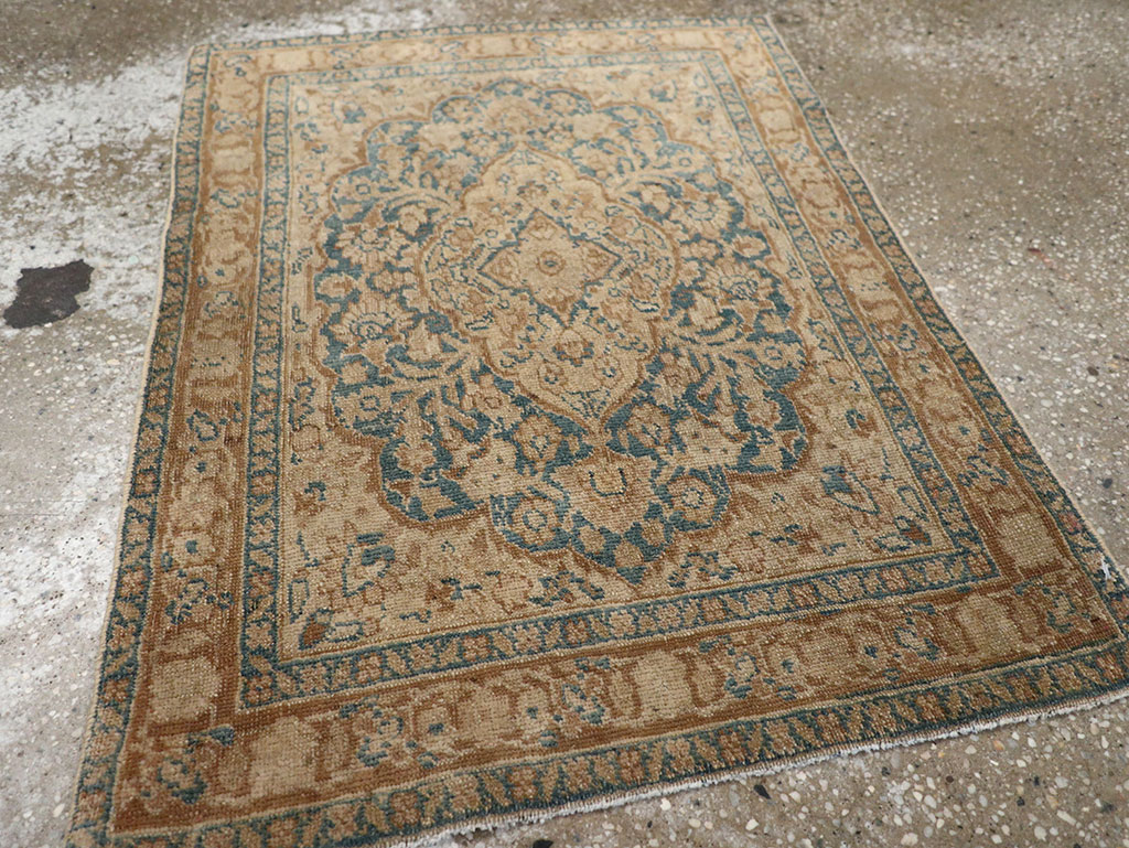 Antique Persian Mashad Throw Rug, No.15334 - Gsblank