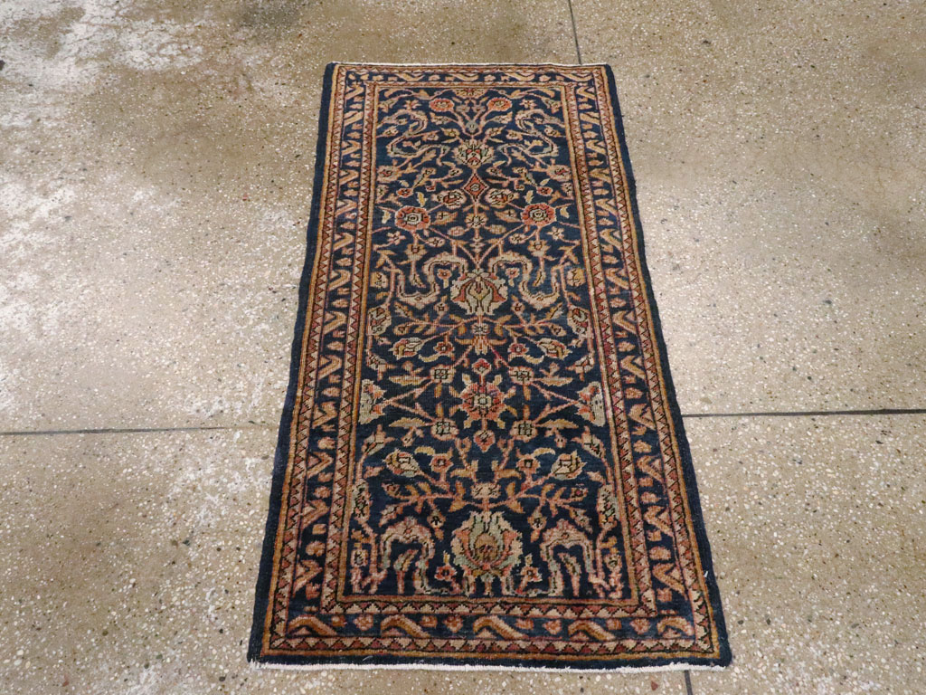 Antique Persian Mahal Rug, No.15336 - Gsblank