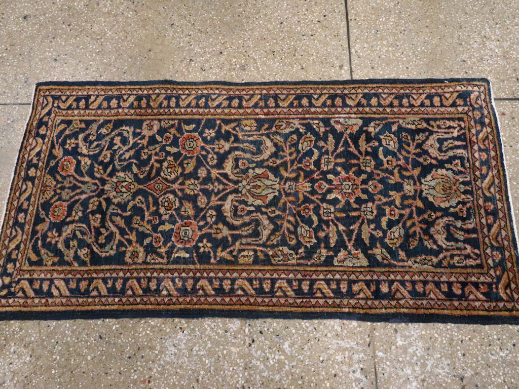 Antique Persian Mahal Rug, No.15336 - Gsblank