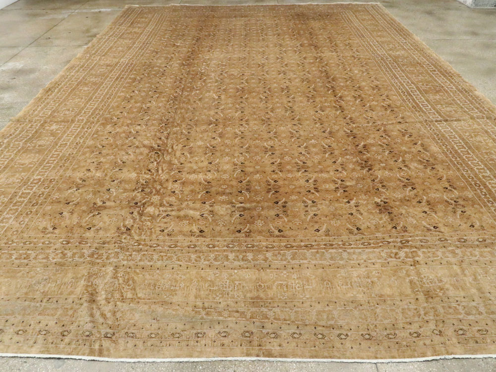 Antique Persian Tabriz Carpet, No.15349 - Gsblank