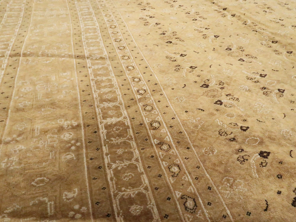 Antique Persian Tabriz Carpet, No.15349 - Gsblank