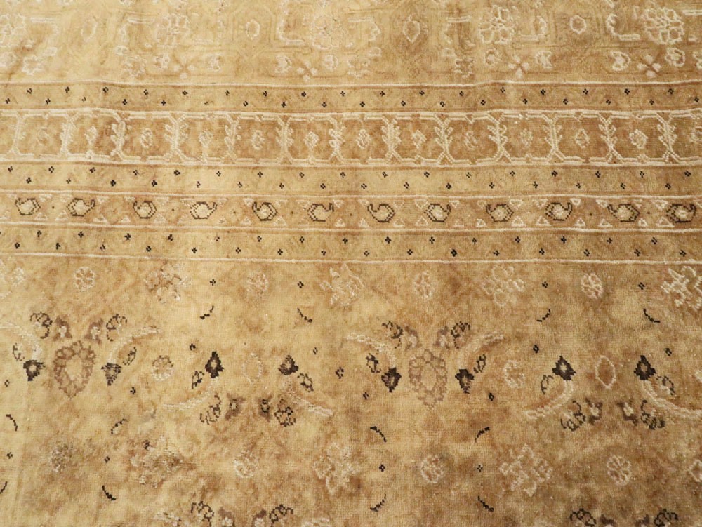 Antique Persian Tabriz Carpet, No.15349 - Gsblank