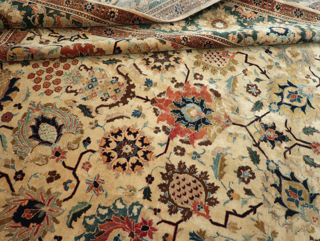 Vintage Persian Tabriz Carpet, No.15379 - Gsblank