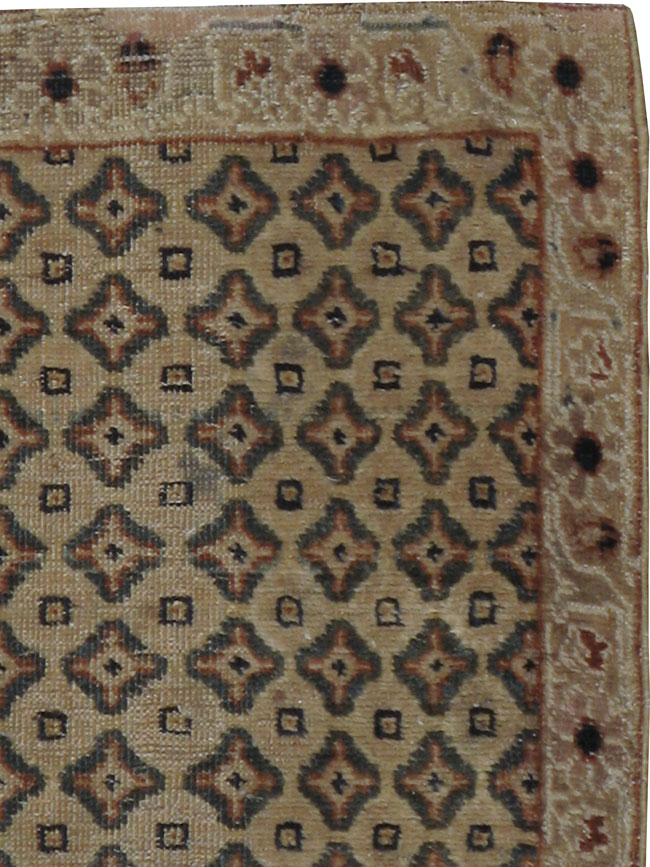 Antique Persian Tabriz Rug, No.15391 - Gsblank