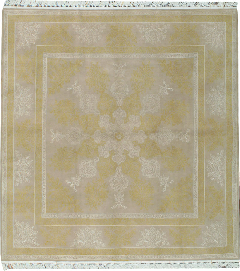 Vintage Persian Isfahan Square Rug, No.15428 - Gsblank