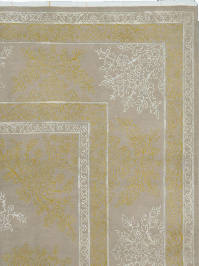 Vintage Persian Isfahan Square Rug, No.15428 - Gsblank