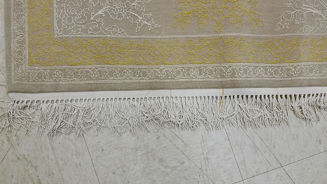 Vintage Persian Isfahan Square Rug, No.15428 - Gsblank