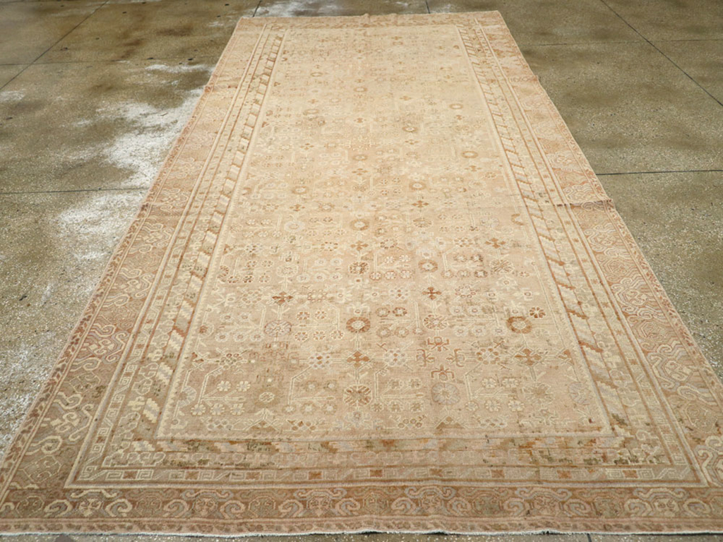Antique East Turkestan Khotan Gallery Carpet, No.15512 - Gsblank