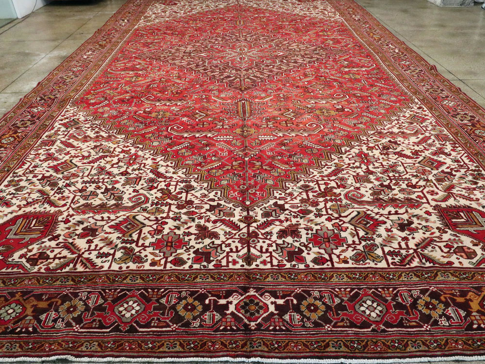 Vintage Persian Heriz Carpet, No.15530 - Gsblank