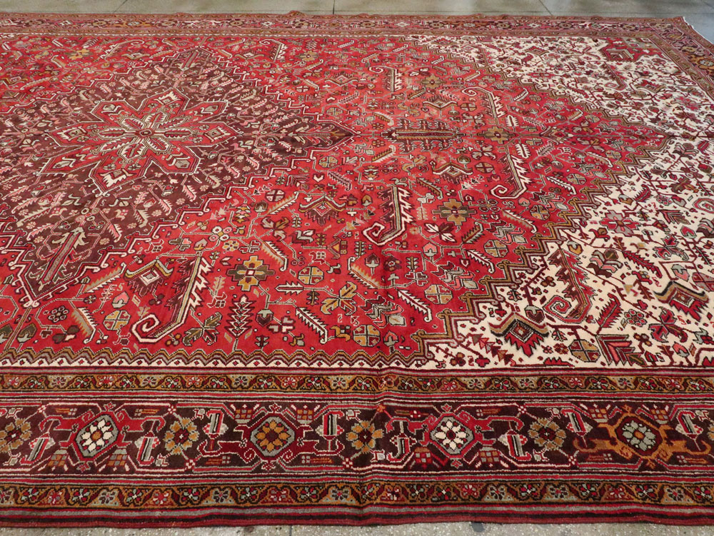 Vintage Persian Heriz Carpet, No.15530 - Gsblank