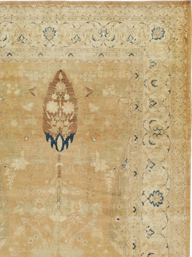 Antique Persian Tabriz Carpet, No.15593 - Gsblank