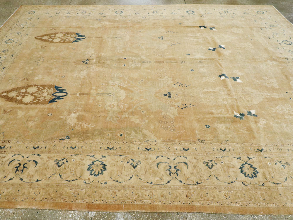 Antique Persian Tabriz Carpet, No.15593 - Gsblank