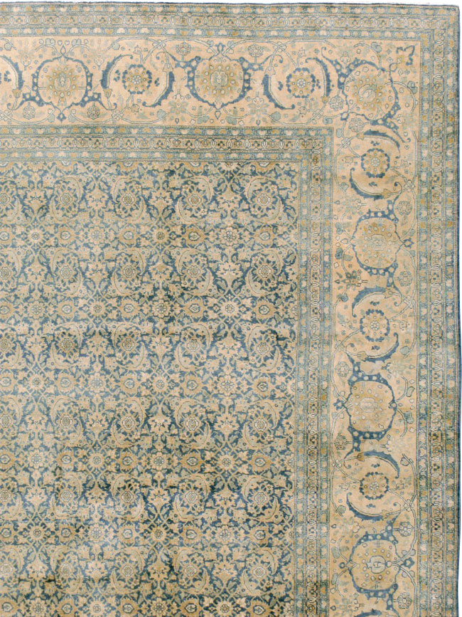 Antique Persian Tabriz Carpet, No.15604 - Gsblank