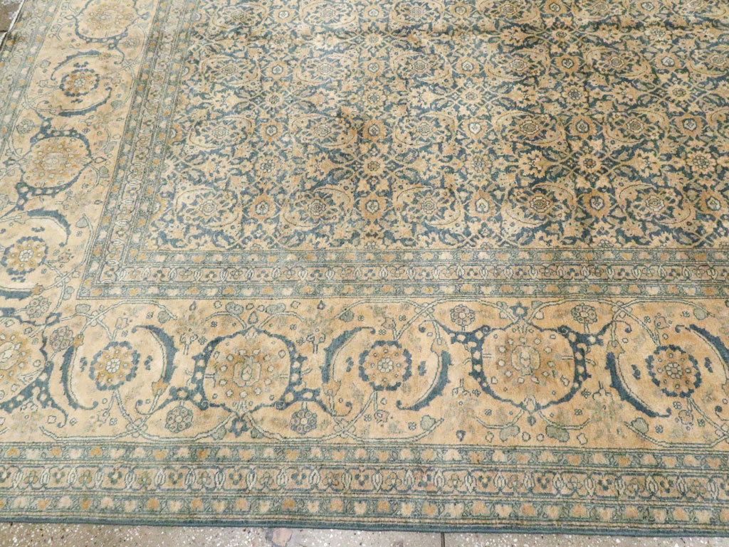 Antique Persian Tabriz Carpet, No.15604 - Gsblank