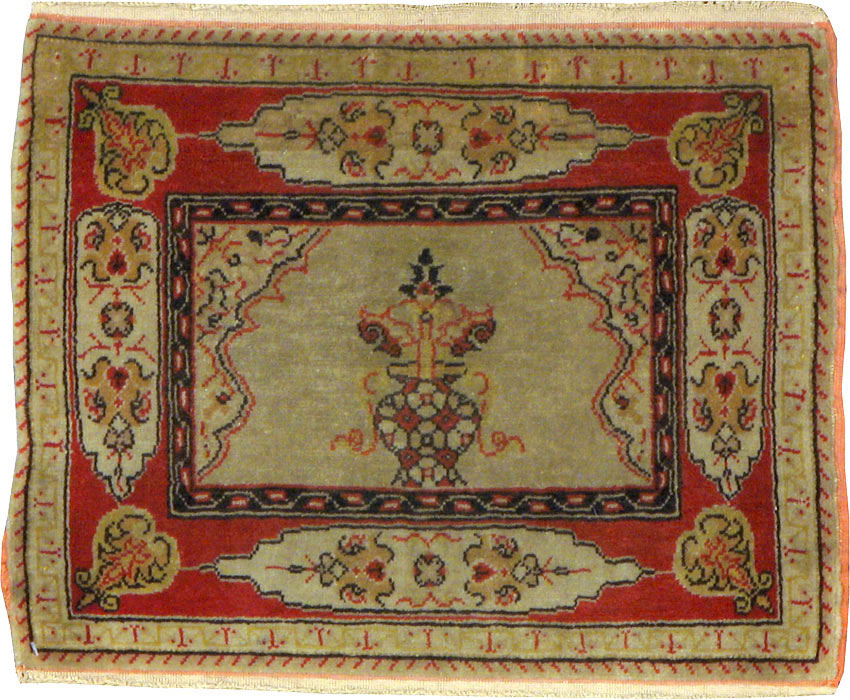 Vintage Turkish Herekeh Rug, No.15700 - Gsblank