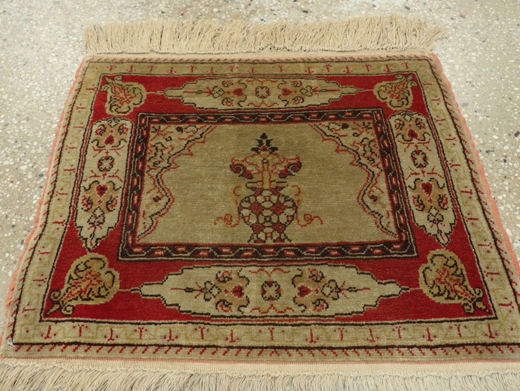 Vintage Turkish Herekeh Rug, No.15700 - Gsblank