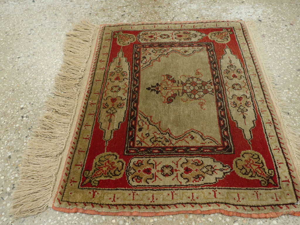 Vintage Turkish Herekeh Rug, No.15700 - Gsblank