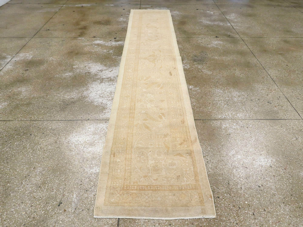 Vintage Indian Agra Runner, No.15725 - Gsblank