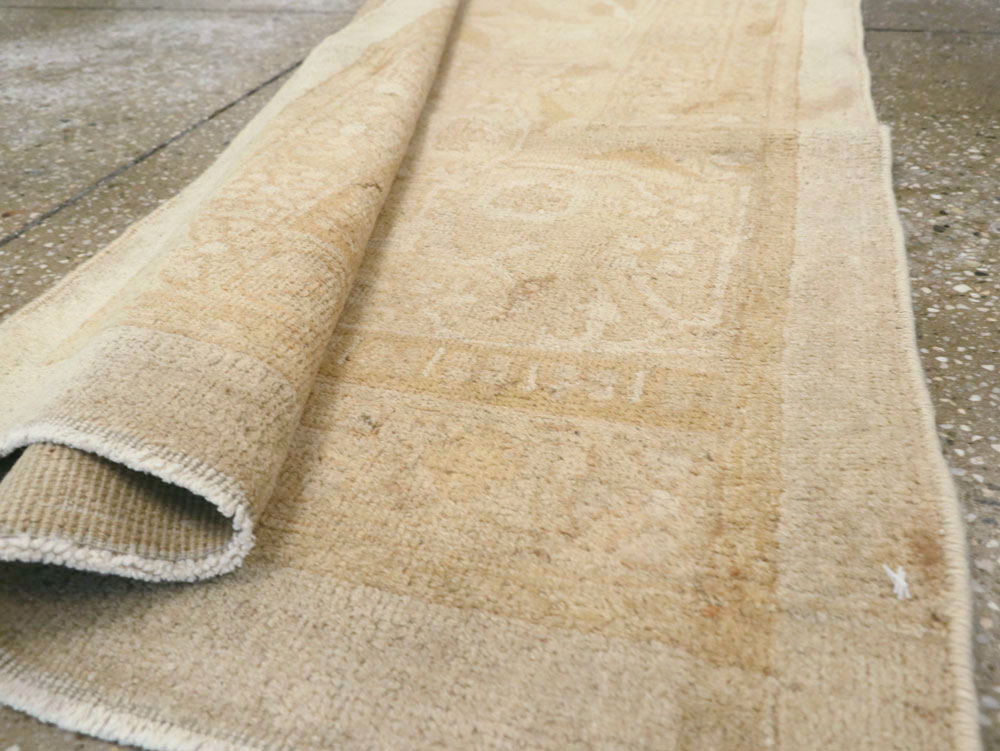 Vintage Indian Agra Runner, No.15725 - Gsblank