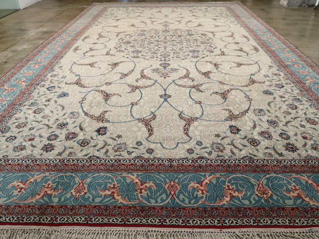 Vintage Persian Isfahan Oversize Carpet, No.15788 - Gsblank