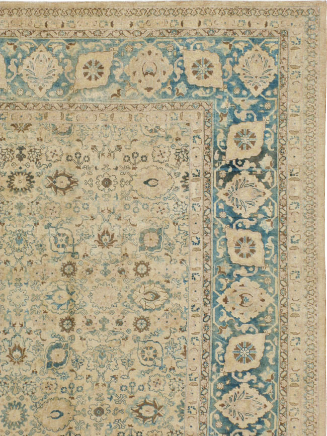 Antique Persian Tabriz Carpet, No.15811 - Gsblank