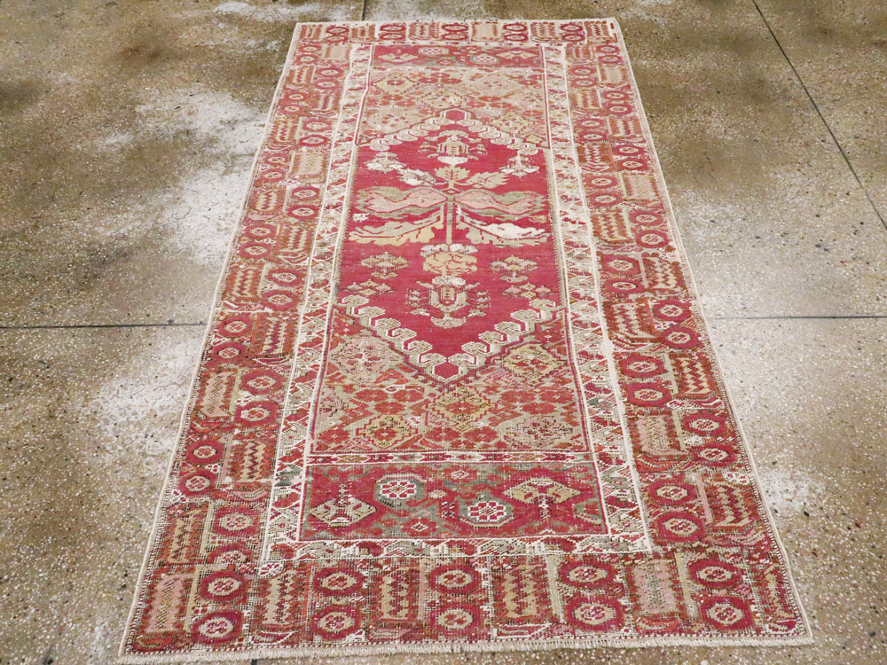 Antique Turkish Ghiordes Rug, No.15847 - Gsblank