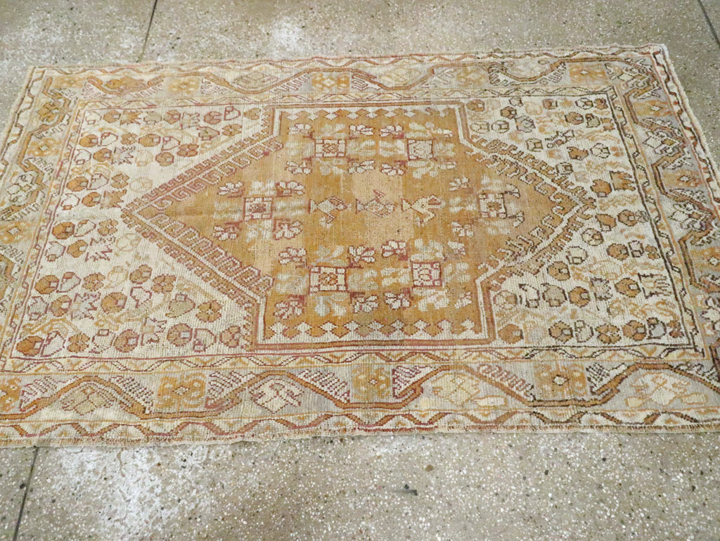 Antique Turkish Ghiordes Rug, No.15940 - Gsblank