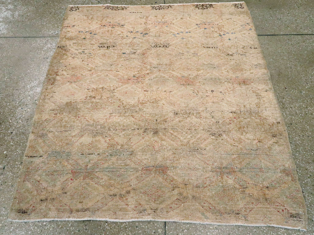 Vintage Turkish Anatolian Square Rug, No.15961 - Gsblank