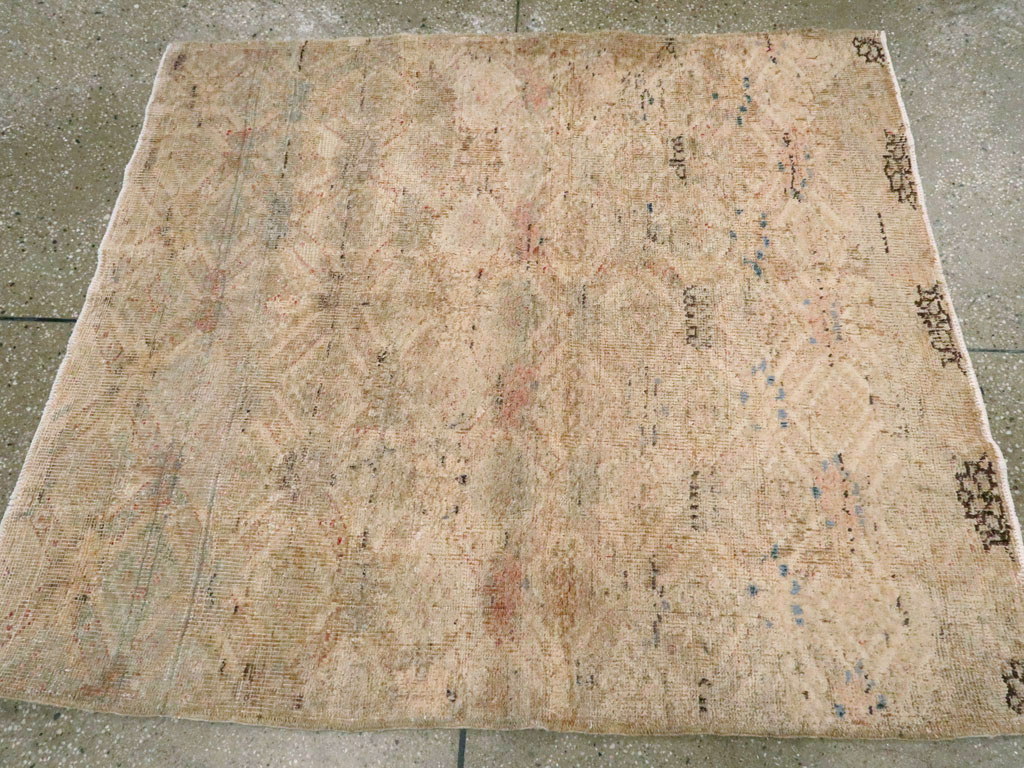 Vintage Turkish Anatolian Square Rug, No.15961 - Gsblank
