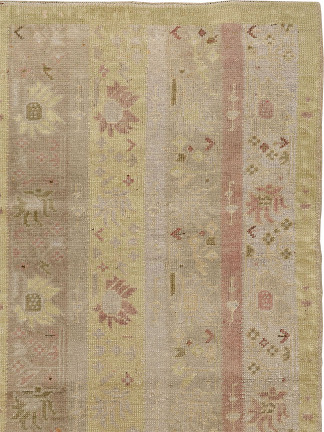 Antique Turkish Ghiordes Room Size Carpet, No.16114 - Gsblank