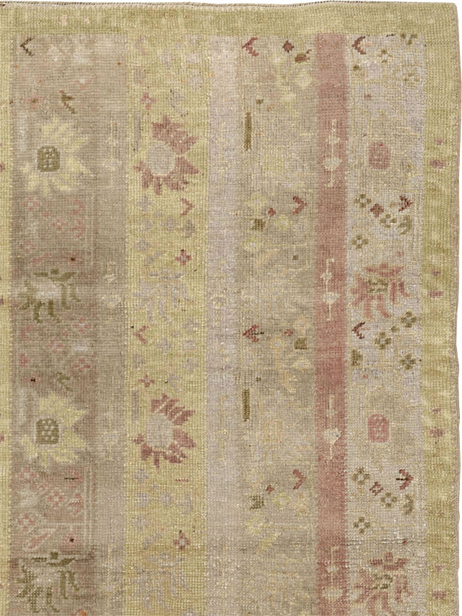Antique Turkish Ghiordes Room Size Carpet, No.16114 - Gsblank