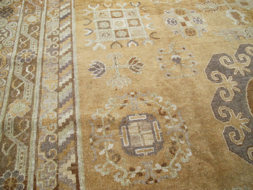 Antique East Turkest Khotan Carpet, No.16118 - Gsblank