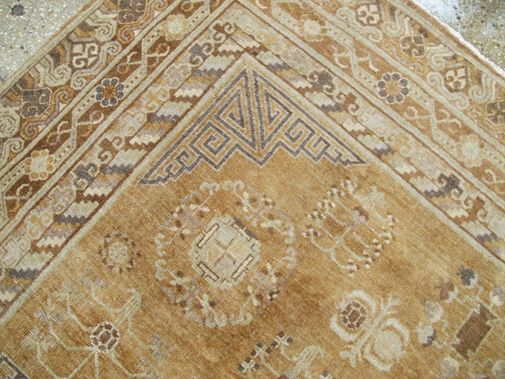 Antique East Turkest Khotan Carpet, No.16118 - Gsblank