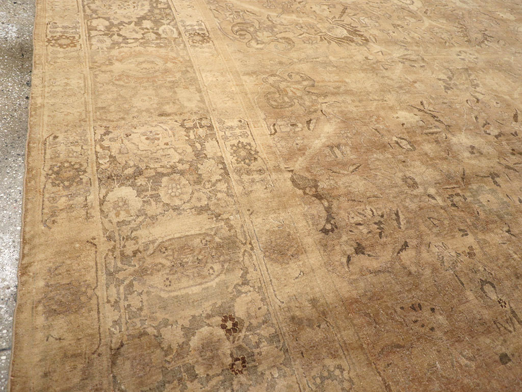 Antique Persian Tabriz Carpet, No.16134 - Gsblank