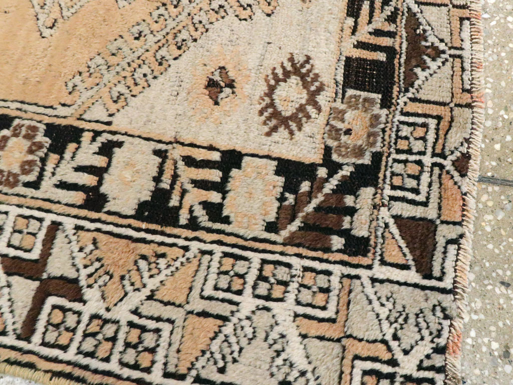 Vintage Turkish Ghiordes Rug, No.16195 - Gsblank