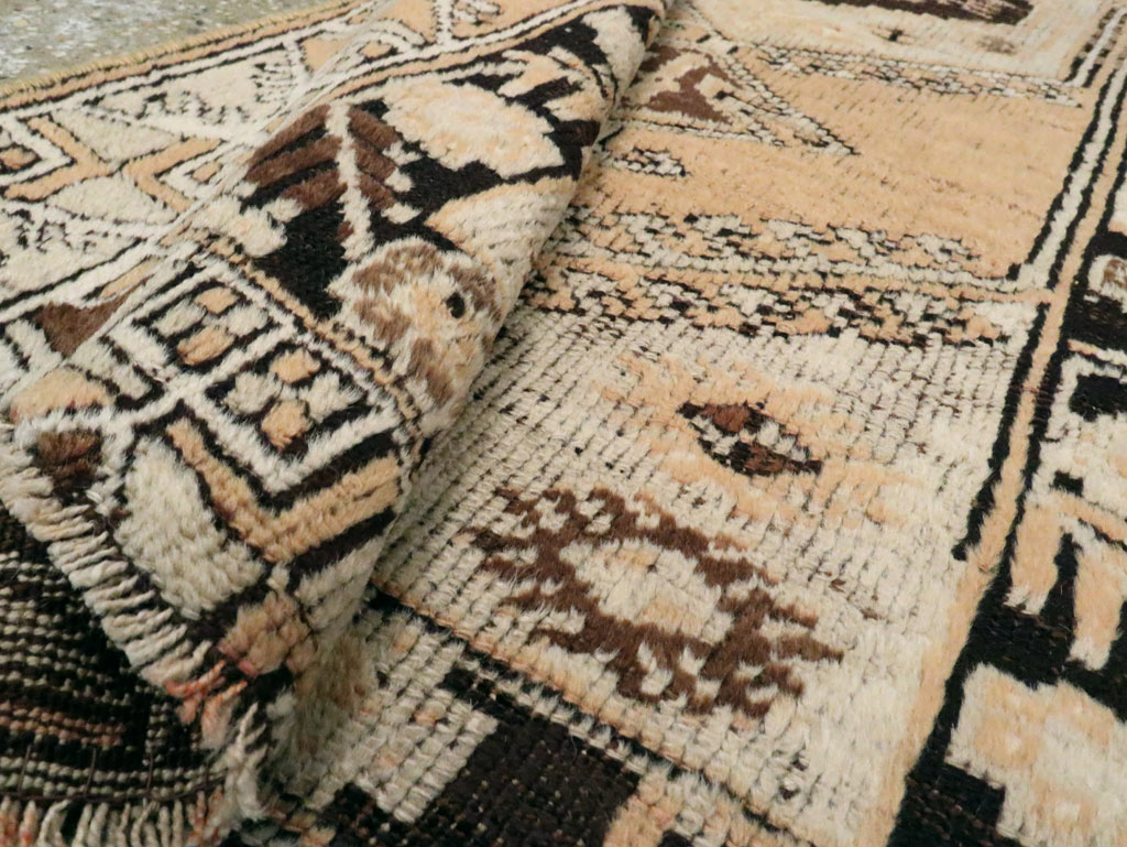 Vintage Turkish Ghiordes Rug, No.16195 - Gsblank