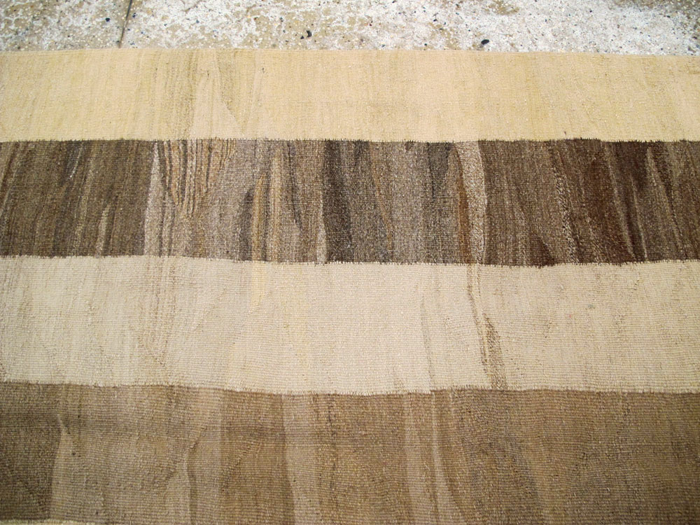 Modern Persian Kilim, No.16205 - Gsblank