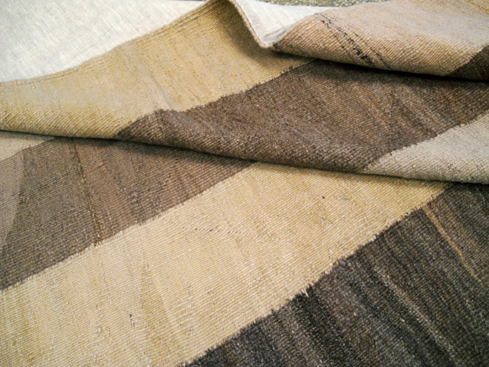 Modern Persian Kilim, No.16205 - Gsblank