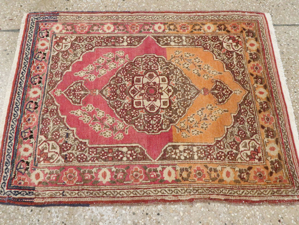 Antique Persian Tabriz Rug, No.16297 - Gsblank