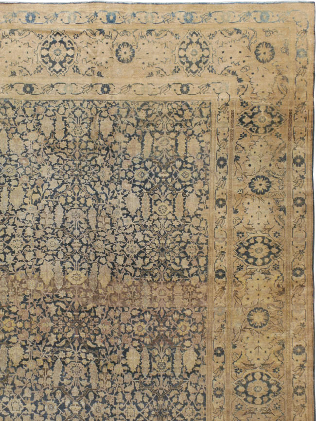Antique Persian Tabriz Carpet, No.16410 - Gsblank