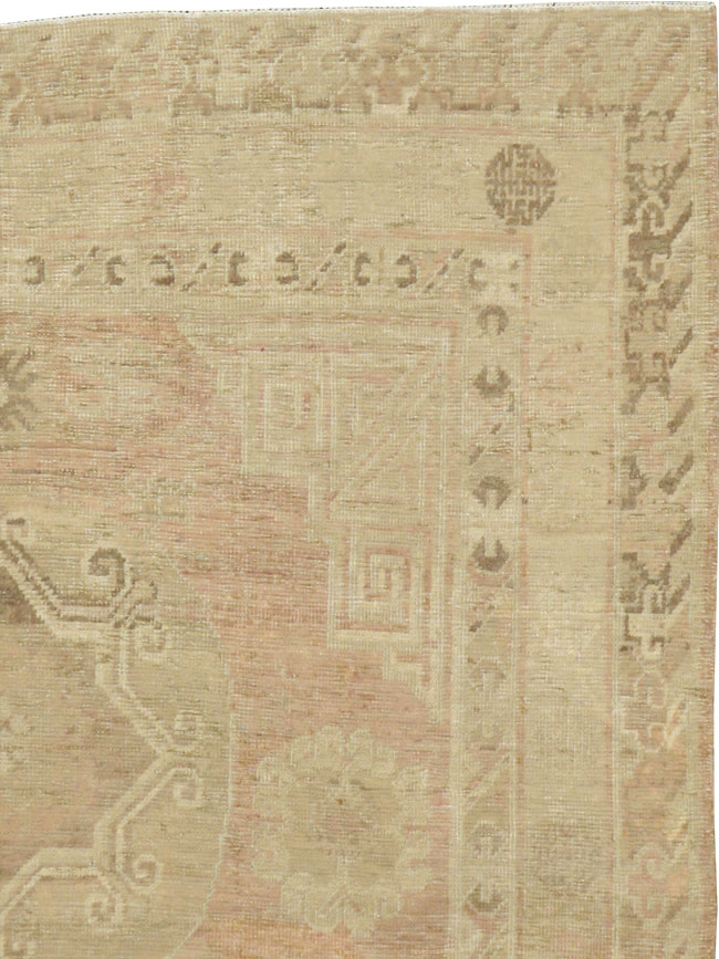 Vintage East Turkestan Khotan Rug, No.16438 - Gsblank