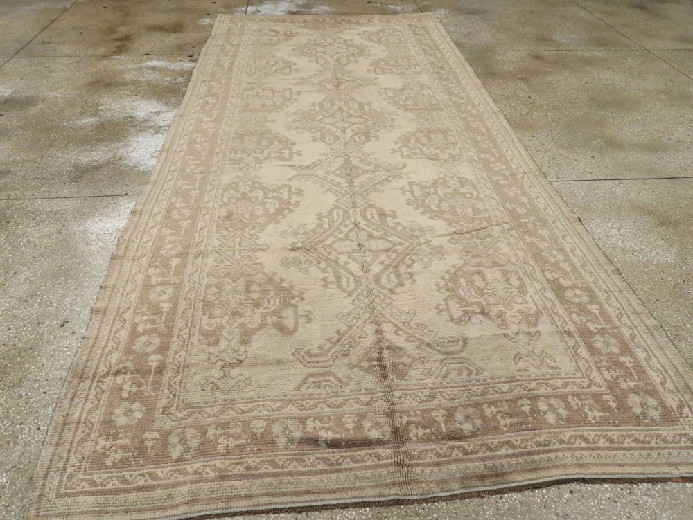 Antique Turkish Oushak Carpet, No.16519 - Gsblank