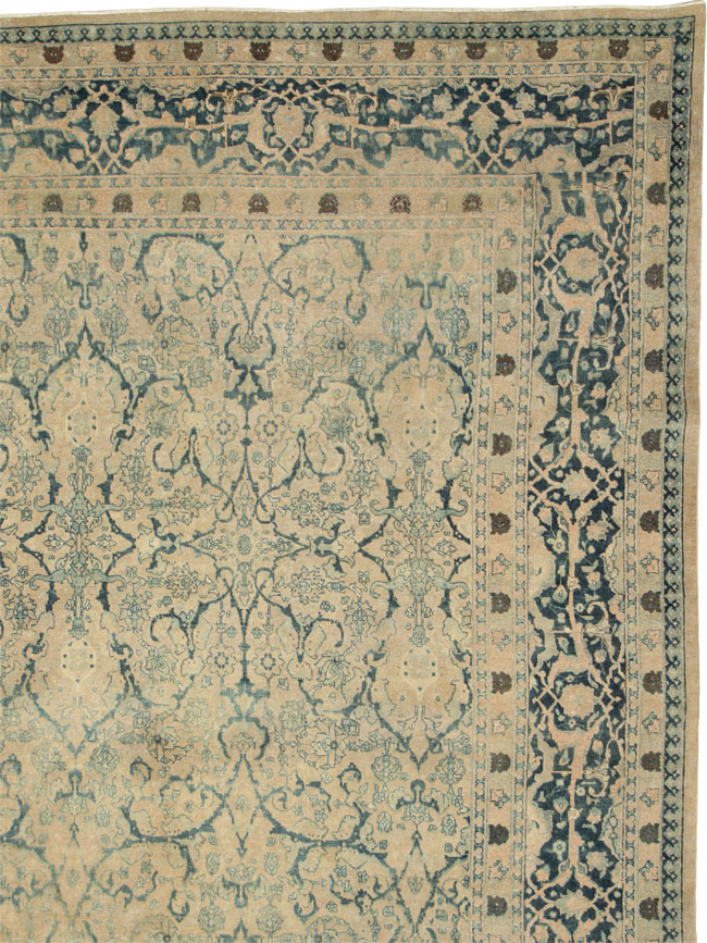 Antique Persian Tabriz Carpet, No.16566 - Gsblank