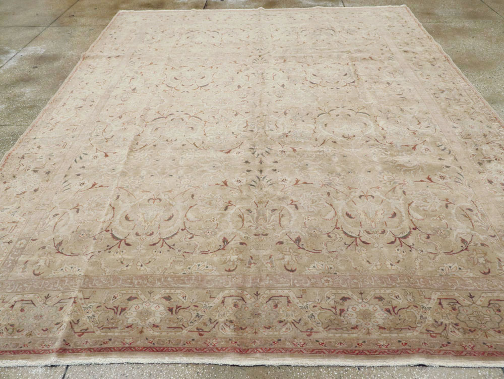 Antique Persian Tabriz Carpet, No.16604 - Gsblank
