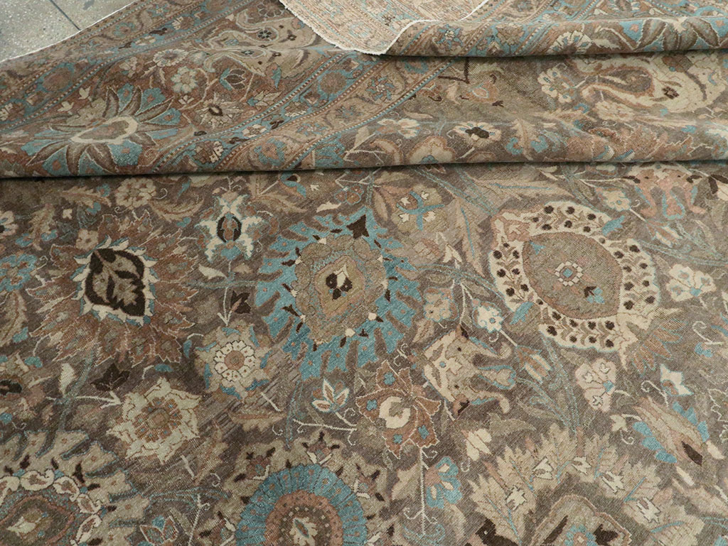 Antique Persian Tabriz Carpet, No.16616 - Gsblank