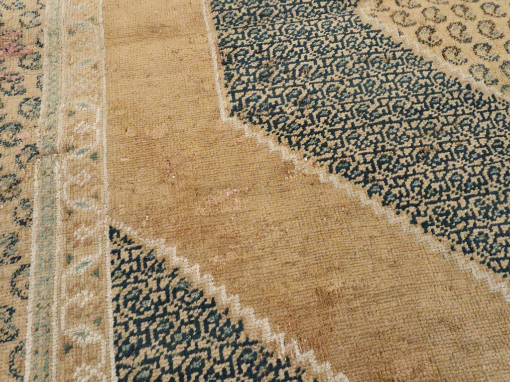 Vintage Persian Tabriz Rug, No.16800 - Gsblank