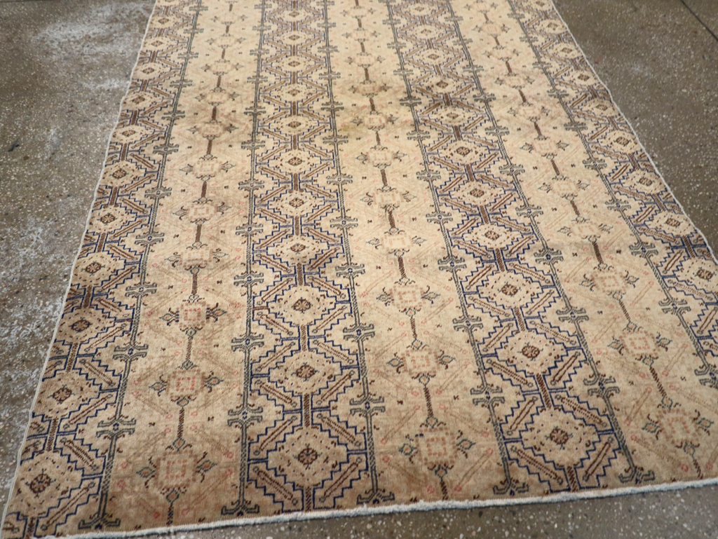 Vintage Turkish Sivas Rug, No.16814 - Gsblank