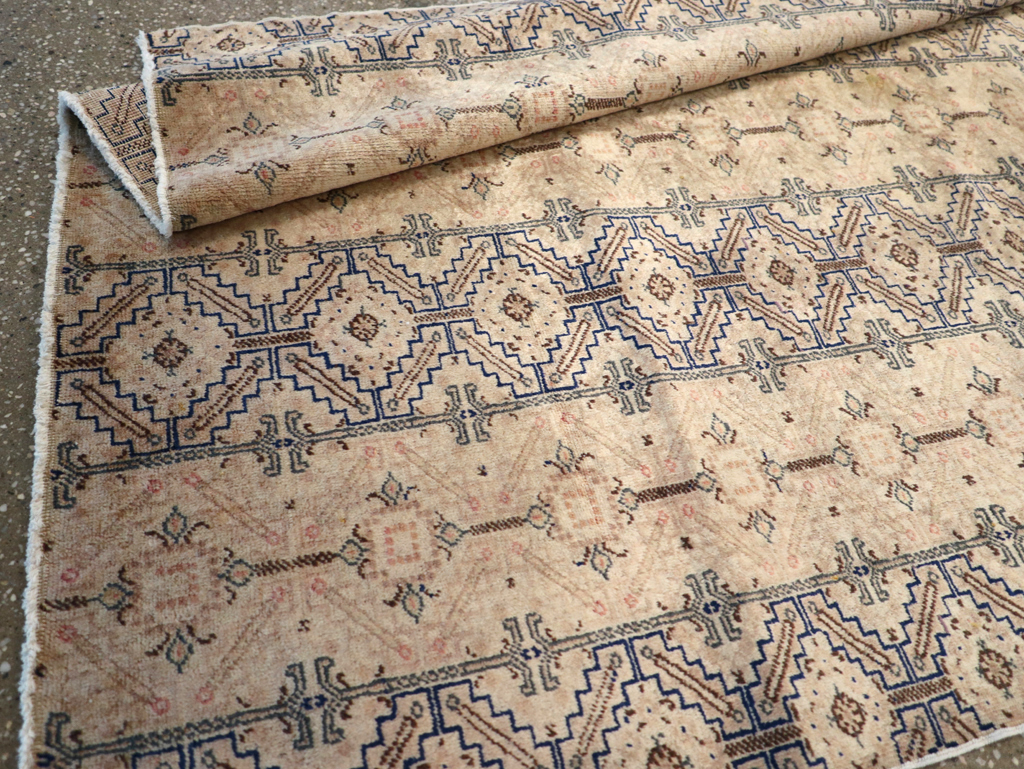 Vintage Turkish Sivas Rug, No.16814 - Gsblank