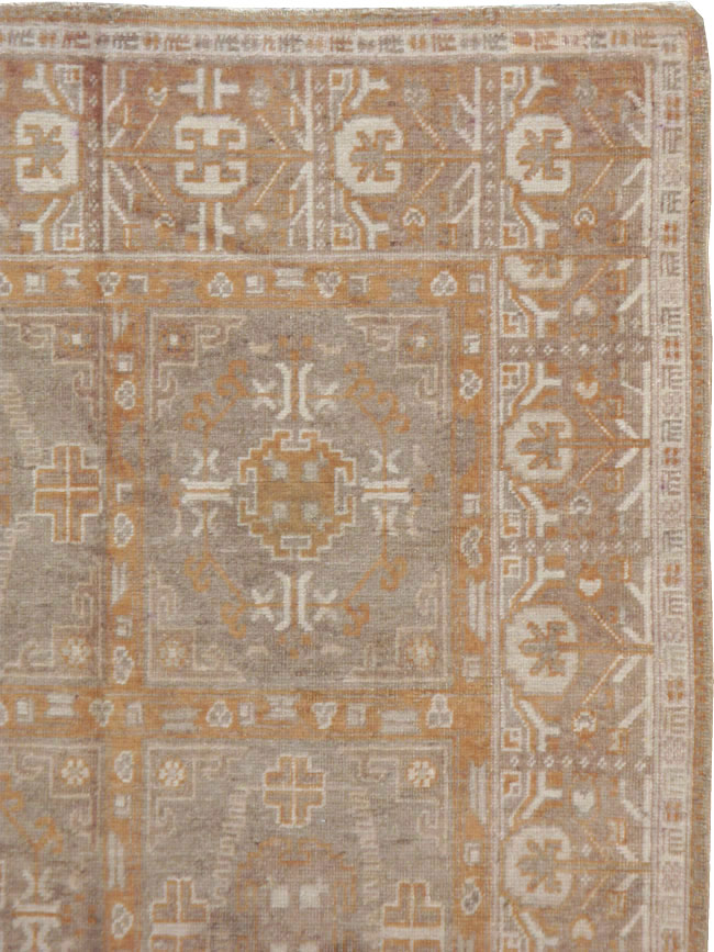Vintage East Turkestan Khotan Rug, No.16897 - Gsblank